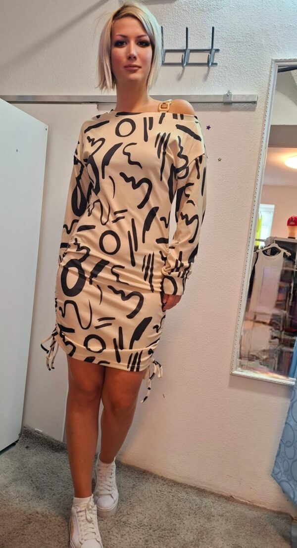 spletna-trgovina-z-oblacili-obleka-bez (2)