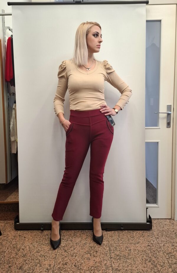 spletna-trgovina-z-zenskimi-oblacili-hlace-tople-podlozene-bodro-rdeca