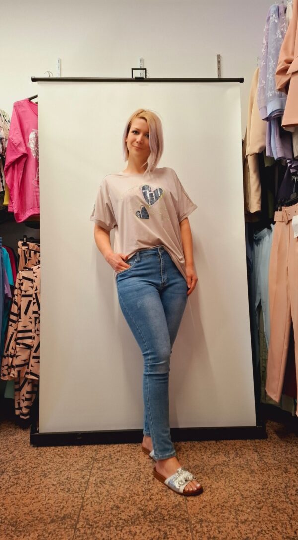 spletna-trgovina-z-oblacili-zenska-majica-bez-kratek-rokav