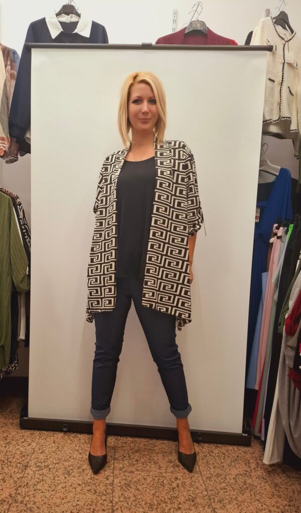 spletna-trgovina-z-oblacili-zenska-bluza-vzorcasta (6)