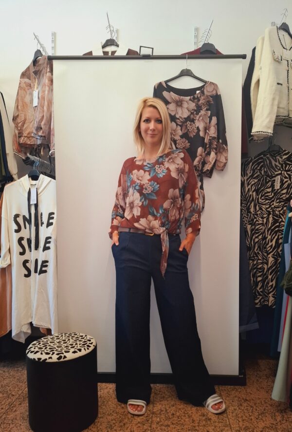 spletna-trgovina-z-zenskimi-oblacili-bluza-pisana (4)