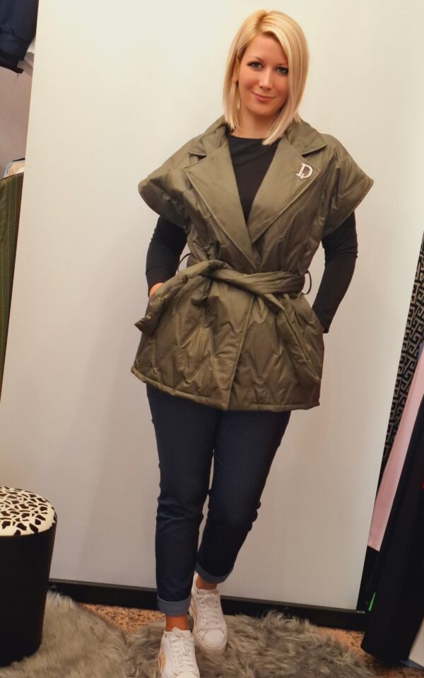 spletna-trgovina-z-zenskimi-oblacili-brezrokavnik-zelena