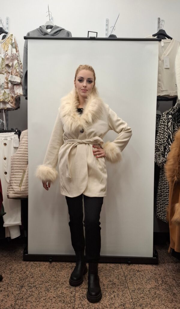 spletna-trgovina-z-zenskimi-oblacili-plasc-bela (2)