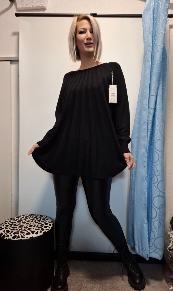 spletna-trgovina-z-zenskimi-oblacili-tunika-pulover-crna (2)