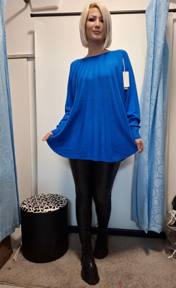 spletna-trgovina-z-zenskimi-oblacili-tunika-pulover-modra