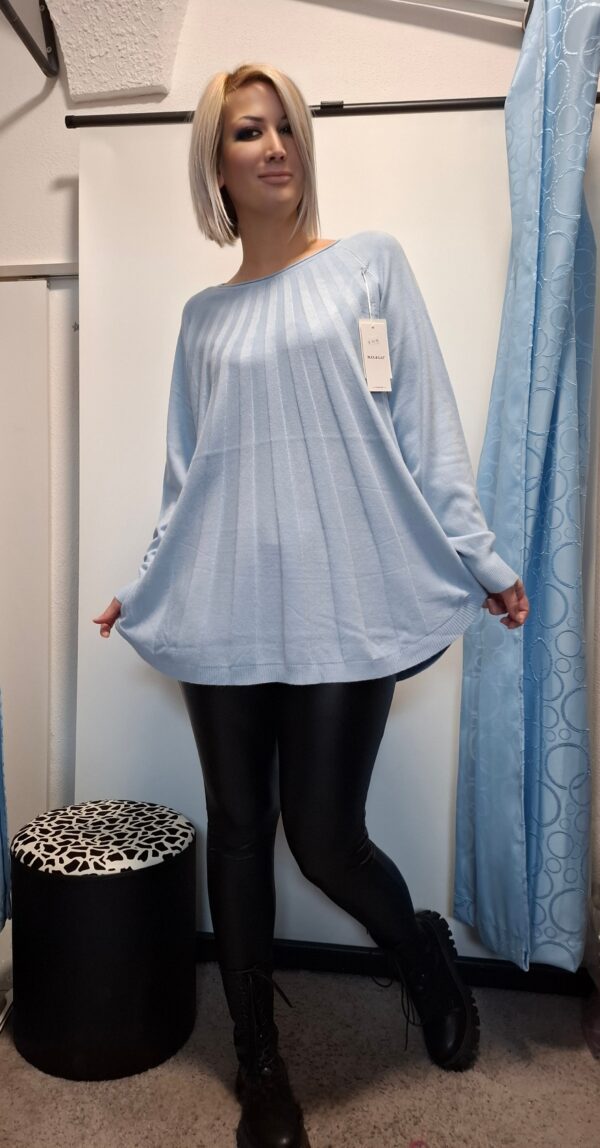 spletna-trgovina-z-zenskimi-oblacili-tunika-pulover-svetlo-modra (2)