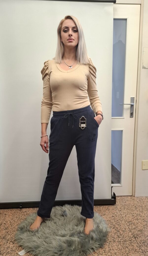 spletna-trgovina-z-zenskimi-oblacili-hlace-trenirka-podložene-tople-mpdra