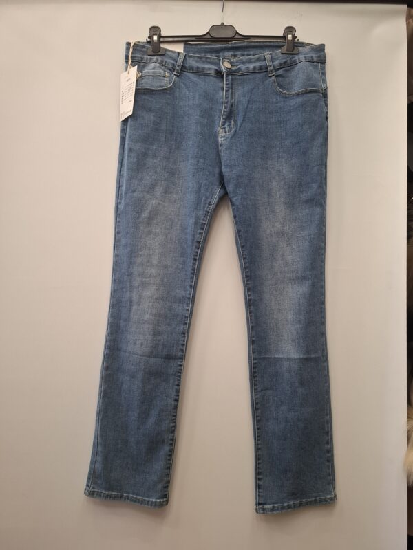 spletna-trgovina-z-oblacili-zenske-hlace-jeans-modra