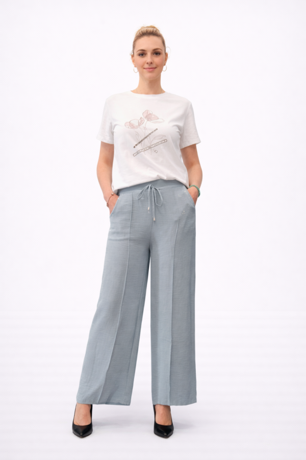 spleta-trgovina-z-oblacili-zenske-hlace-svetlo-modra