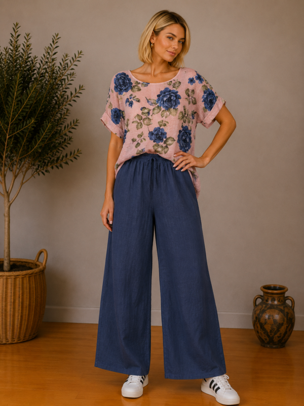spletna-trgovina-z-oblacili-zenska-majica-kratek-rokav-unisize-oversize-pisana-hlace-bombaz-dolge-temno-modra